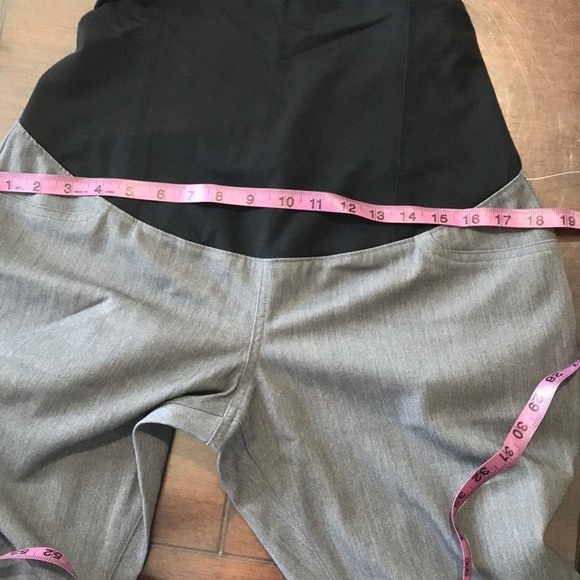 ISABEL maternity gray crossover panel pants 6 - Picture 10 of 11